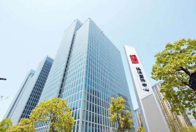 远洋集团斩获“2018中国健康建筑运营典范”等3项荣誉
